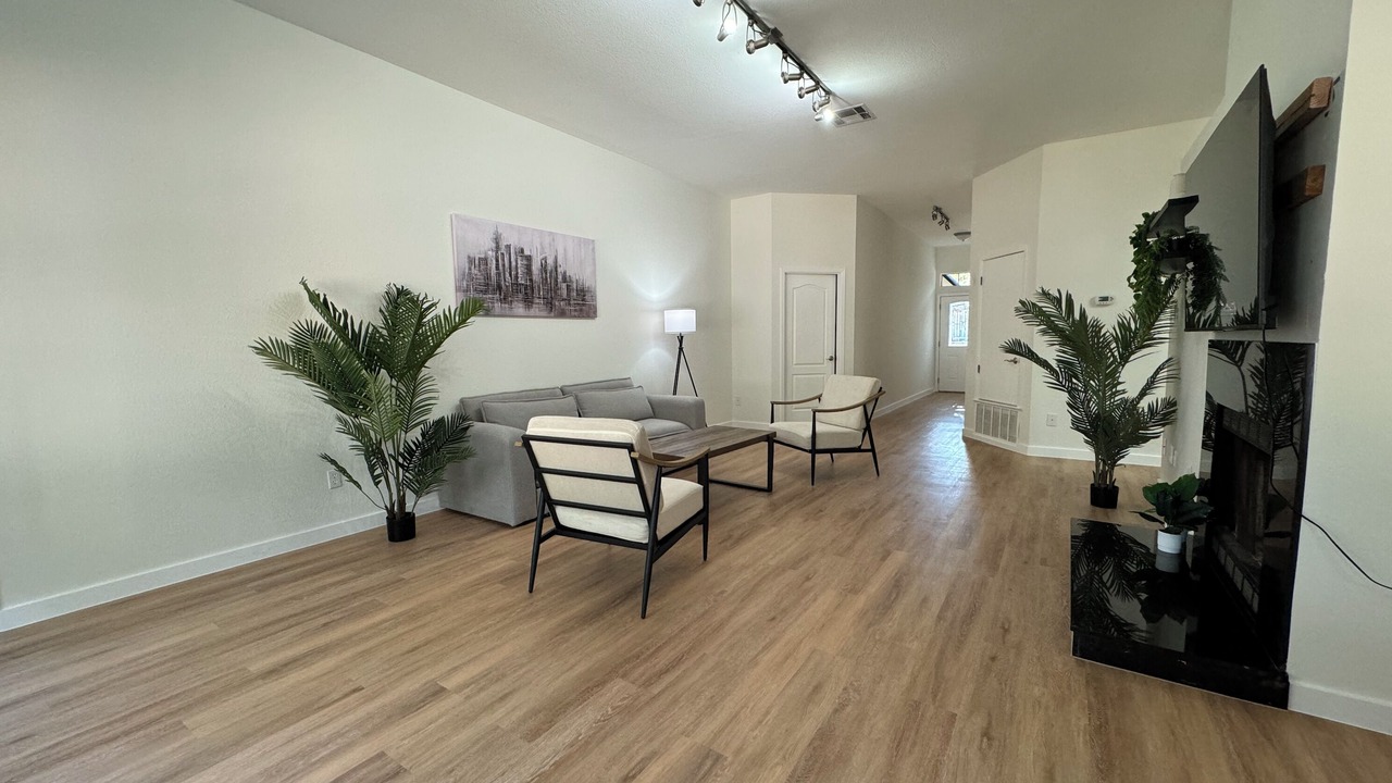 Photo of Livingroom in McNeil
