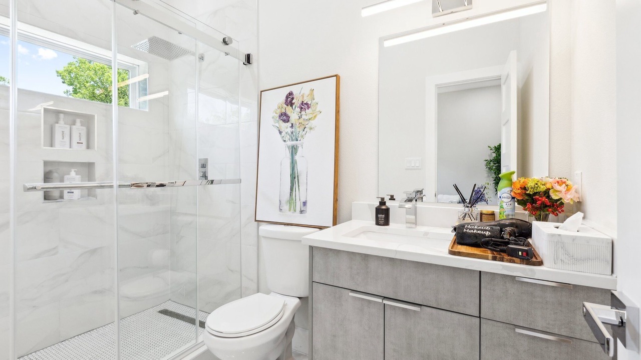 Photo of Bathroom in West Dallas