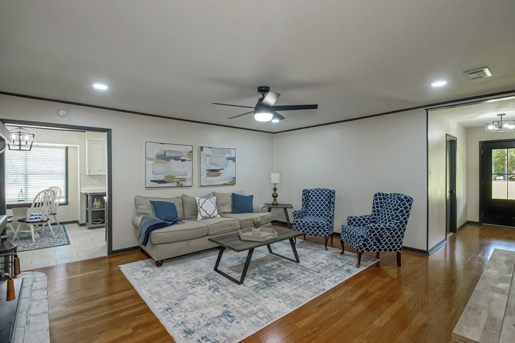 Photo of Livingroom in Park Forest - LA North