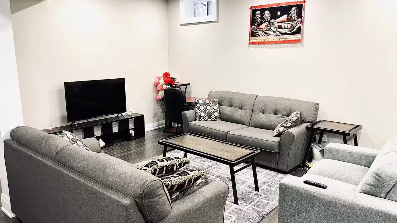 Photo of Livingroom in Ajax