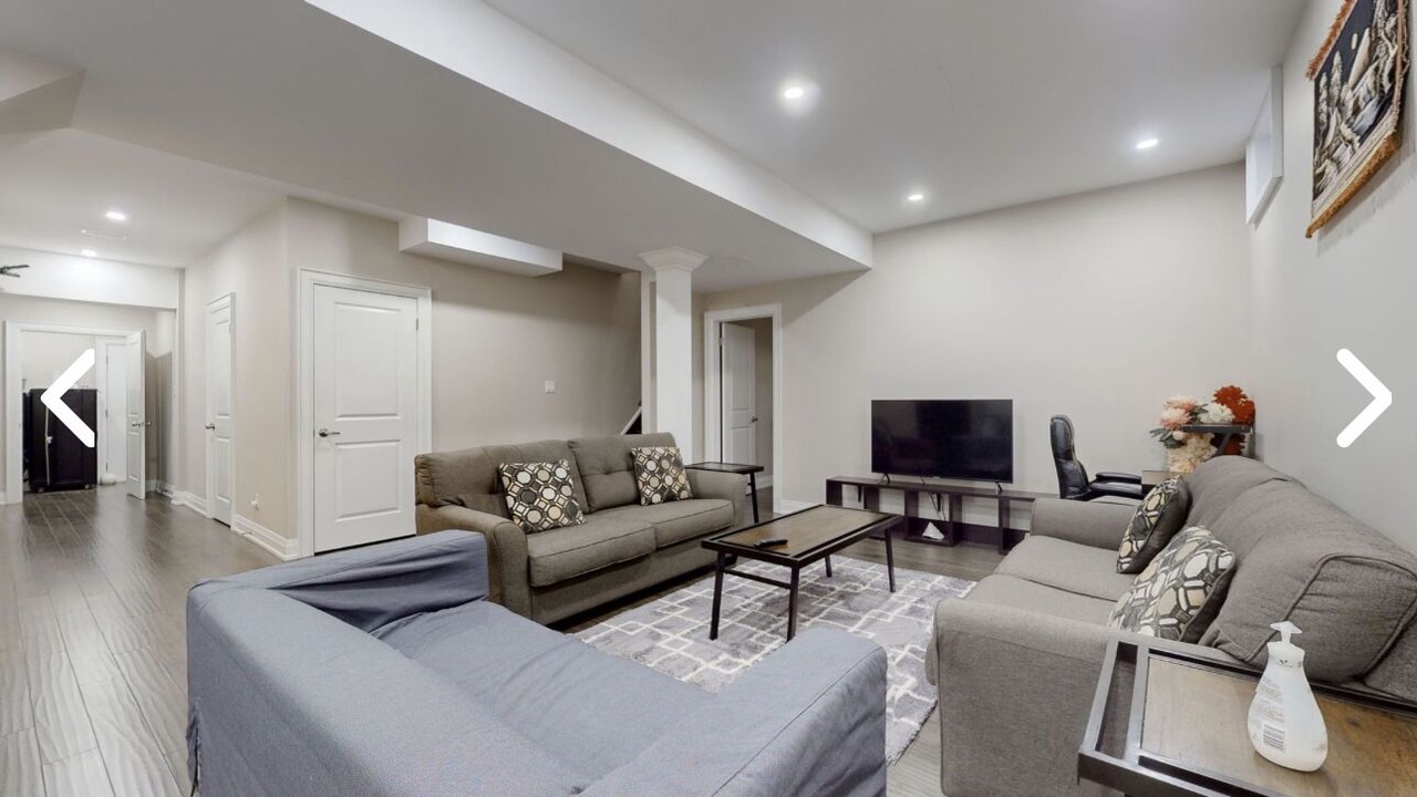 Photo of Livingroom in Ajax