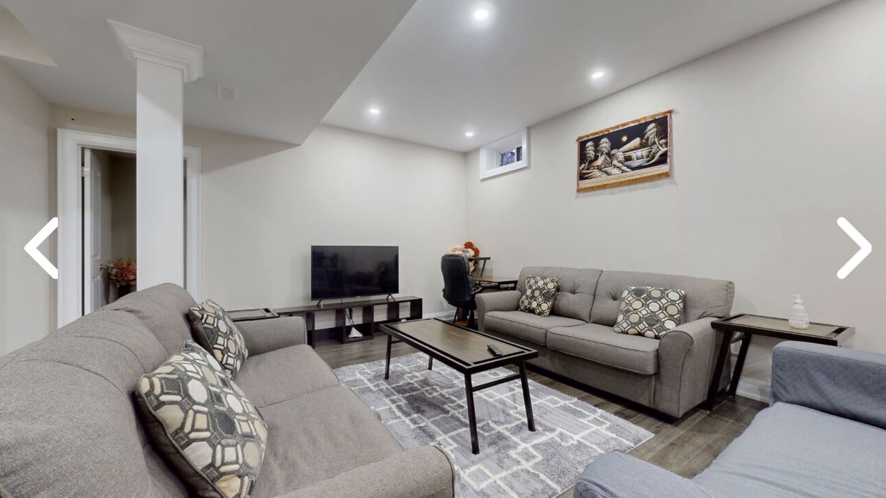Photo of Livingroom in Ajax