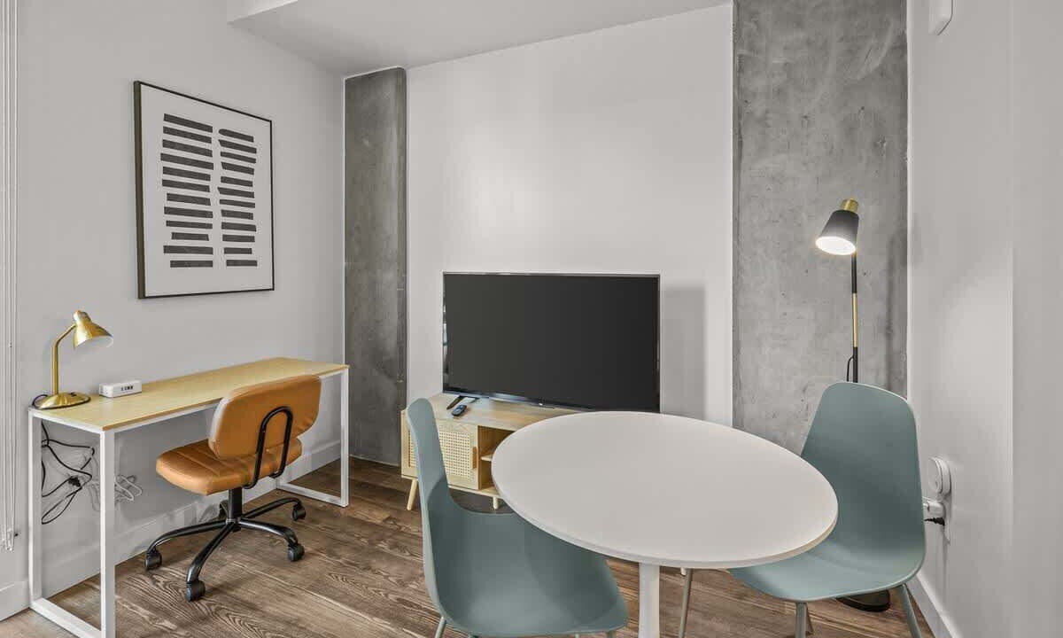 Photo of Livingroom in Evans Churchill