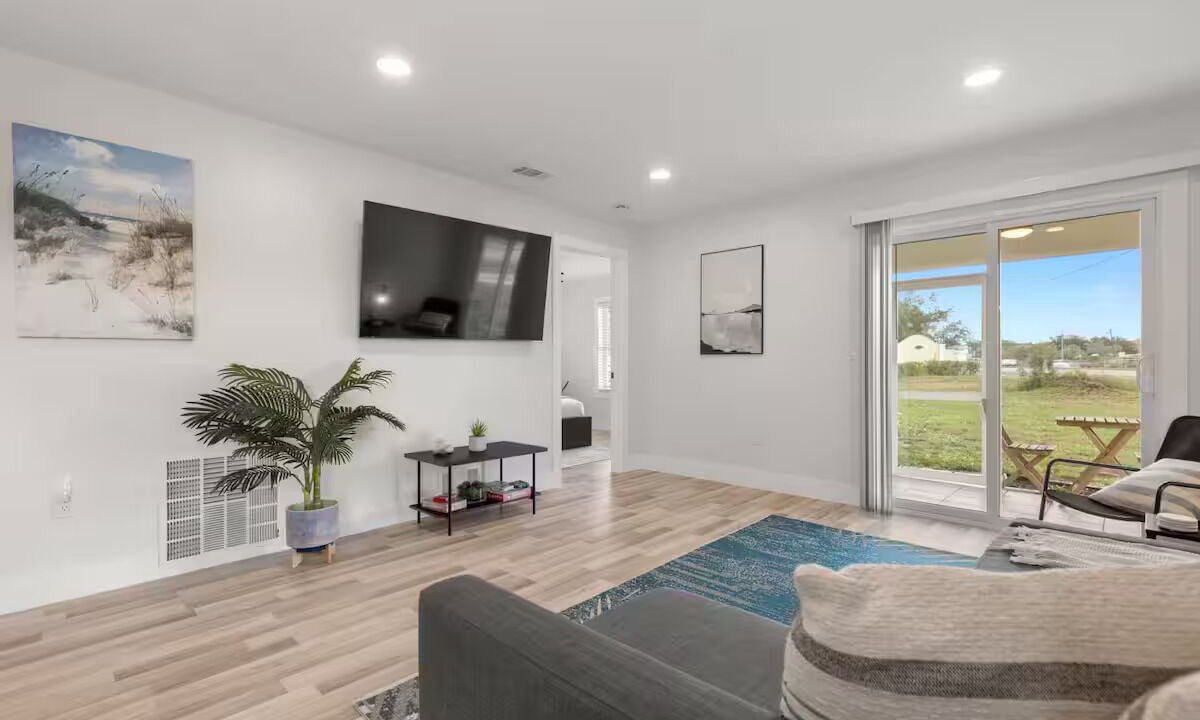 Photo of Livingroom in Osprey