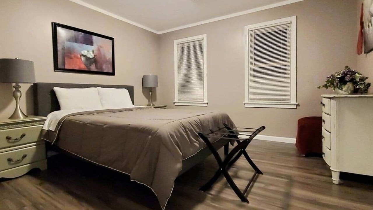 Photo of Bedroom in Downtown Niagara Falls