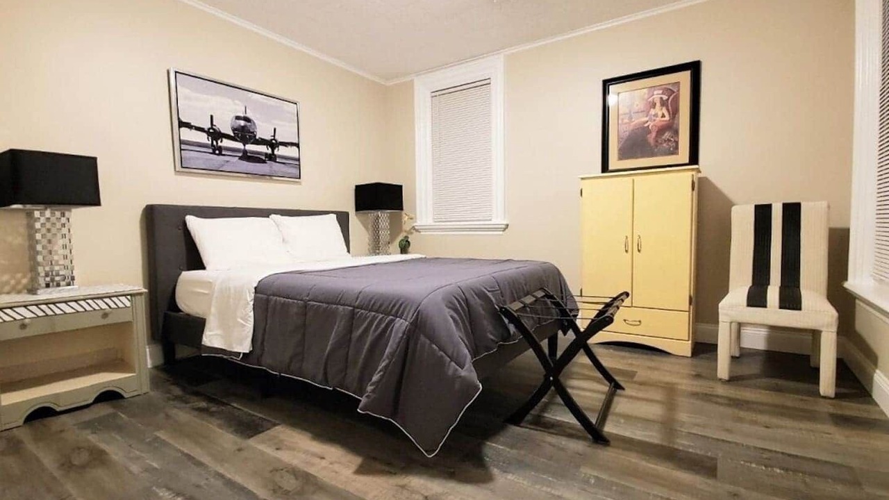Photo of Bedroom in Downtown Niagara Falls