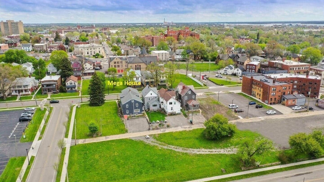 Photo of Outdoor in Downtown Niagara Falls