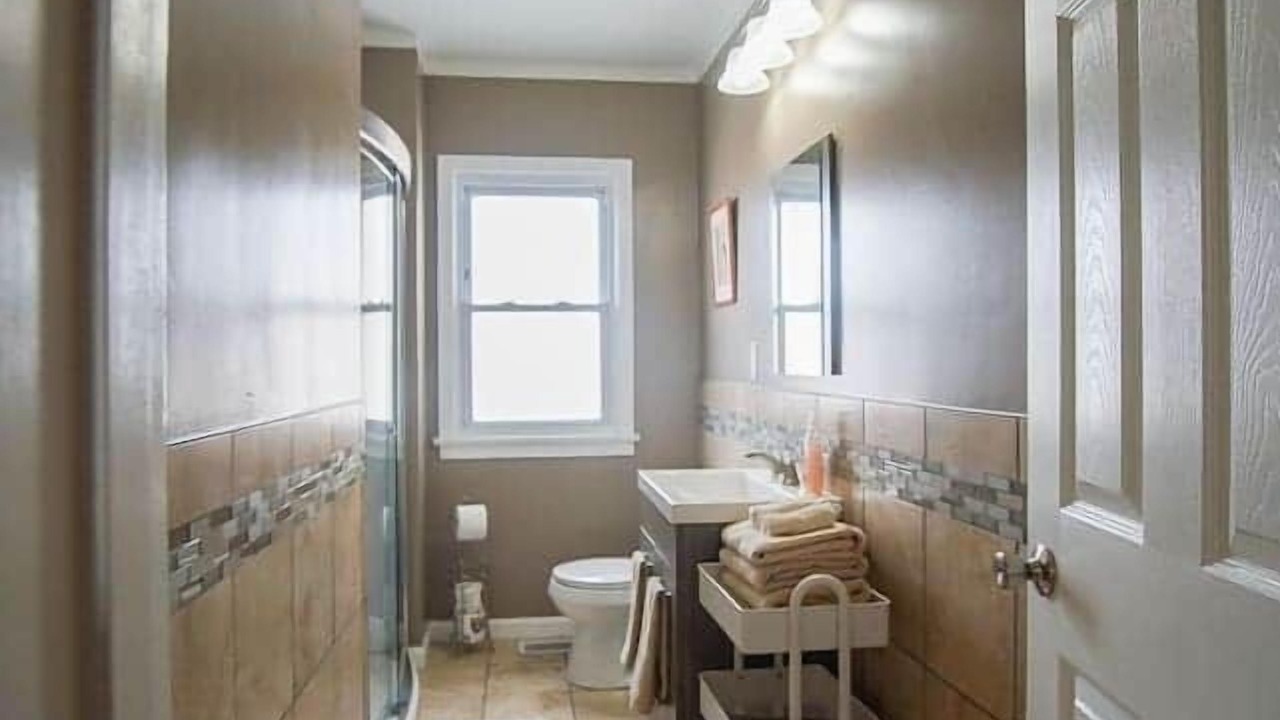 Photo of Bathroom in Downtown Niagara Falls