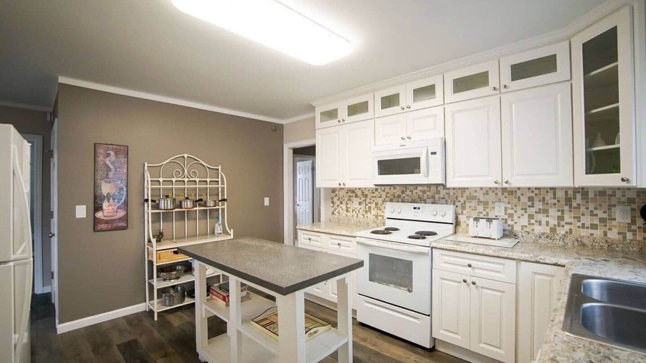 Photo of Kitchen in Downtown Niagara Falls