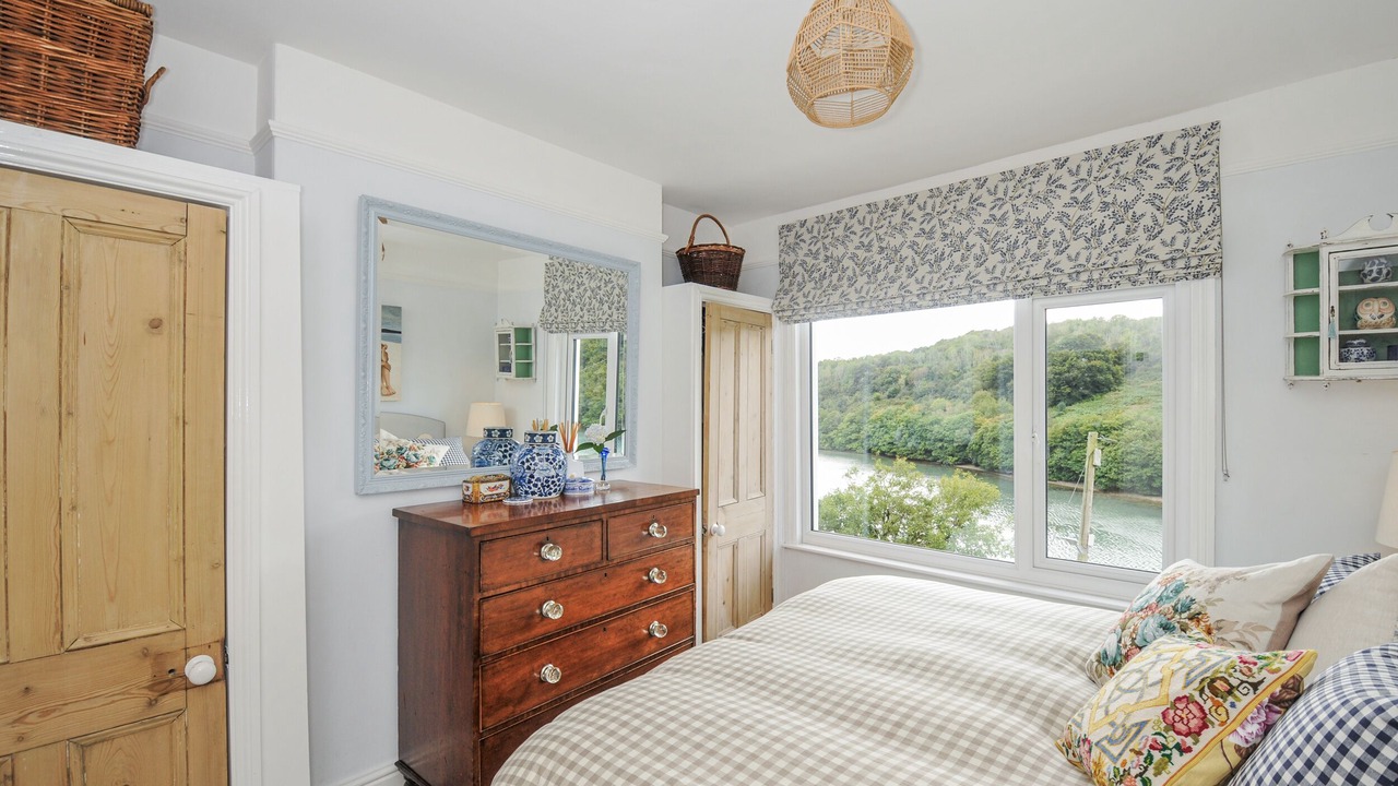 Photo of Bedroom in Looe