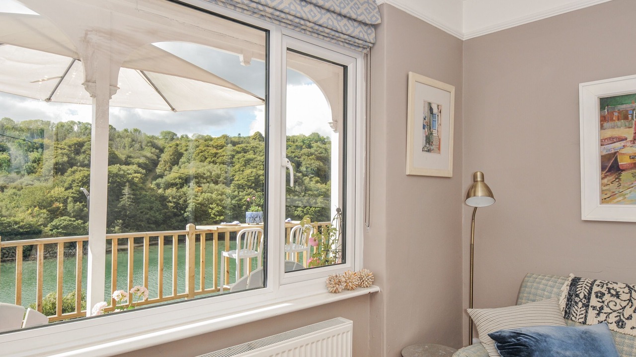 Photo of Livingroom in Looe