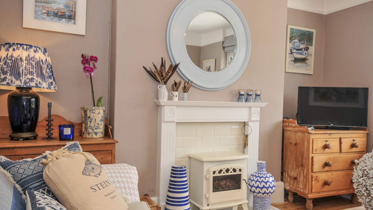 Photo of Livingroom in Looe