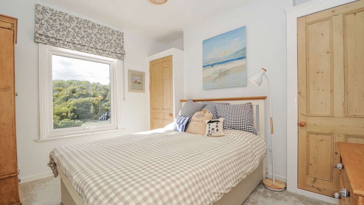 Photo of Bedroom in Looe