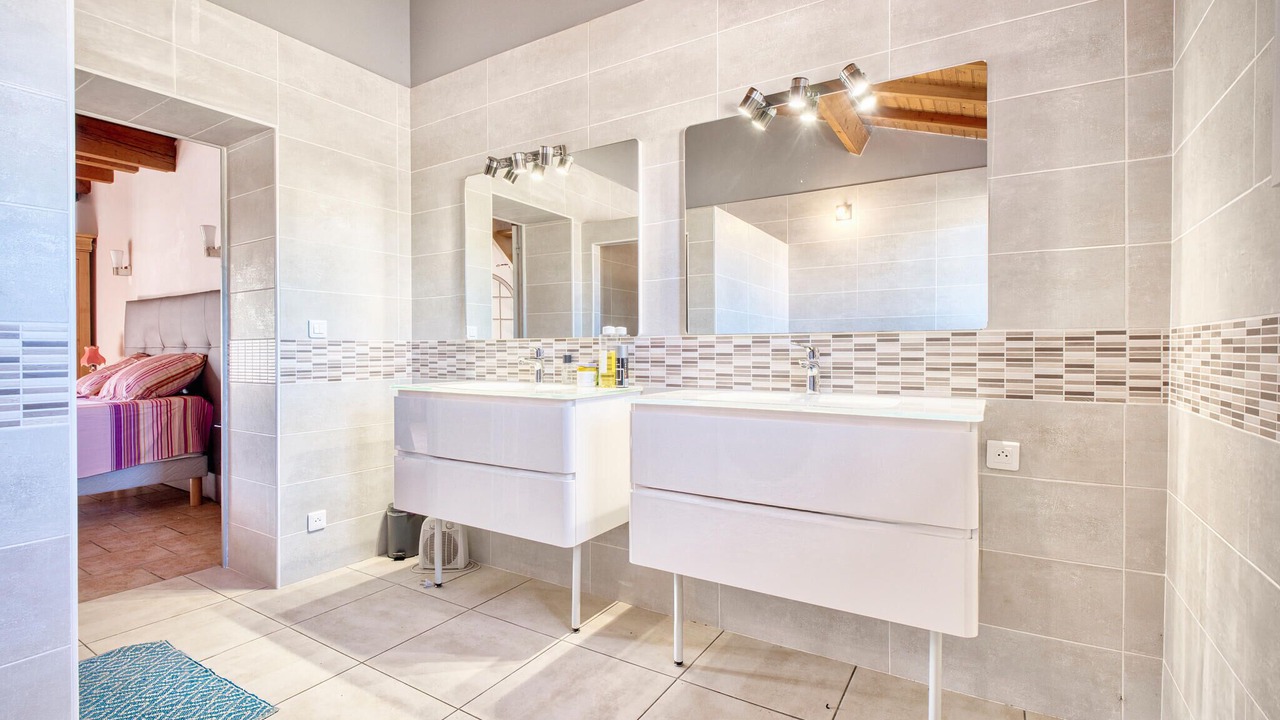 Photo of Bathroom in Gardonne