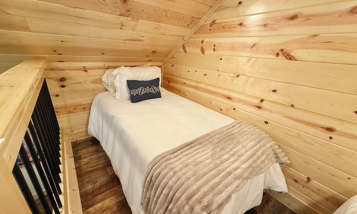 Photo of Bedroom in Eagle Rock