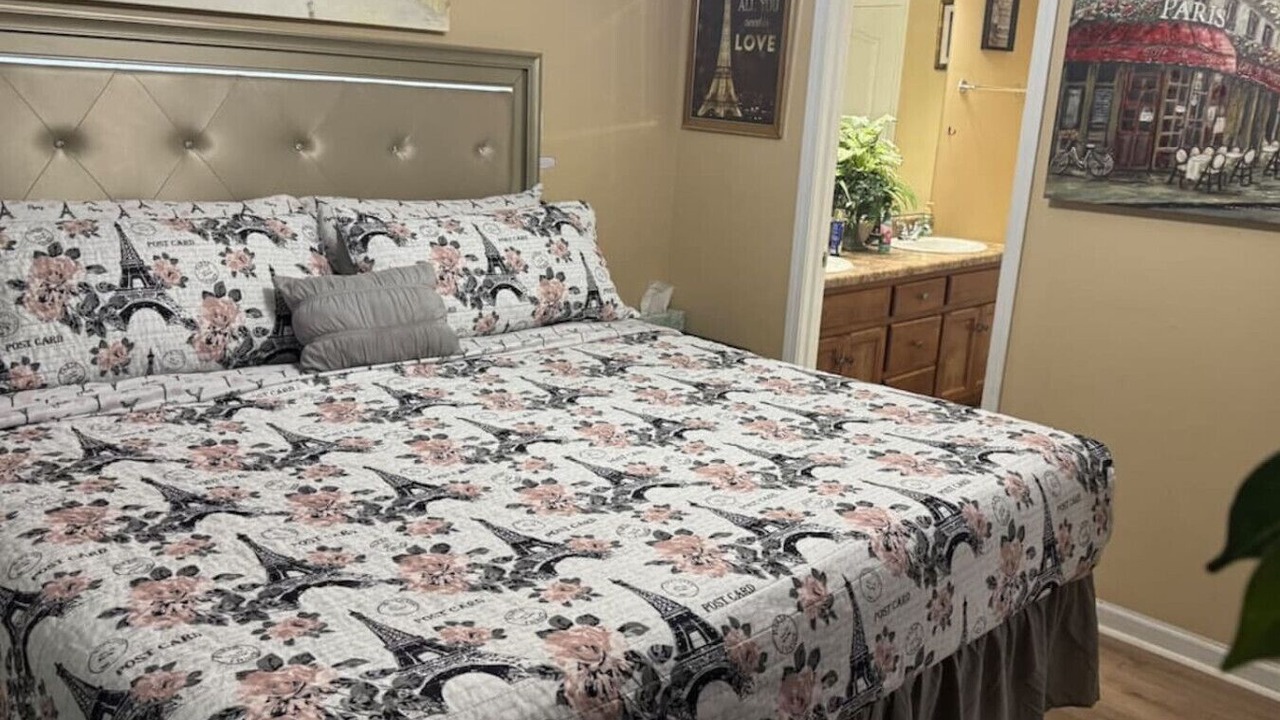 Photo of Bedroom in McHenry