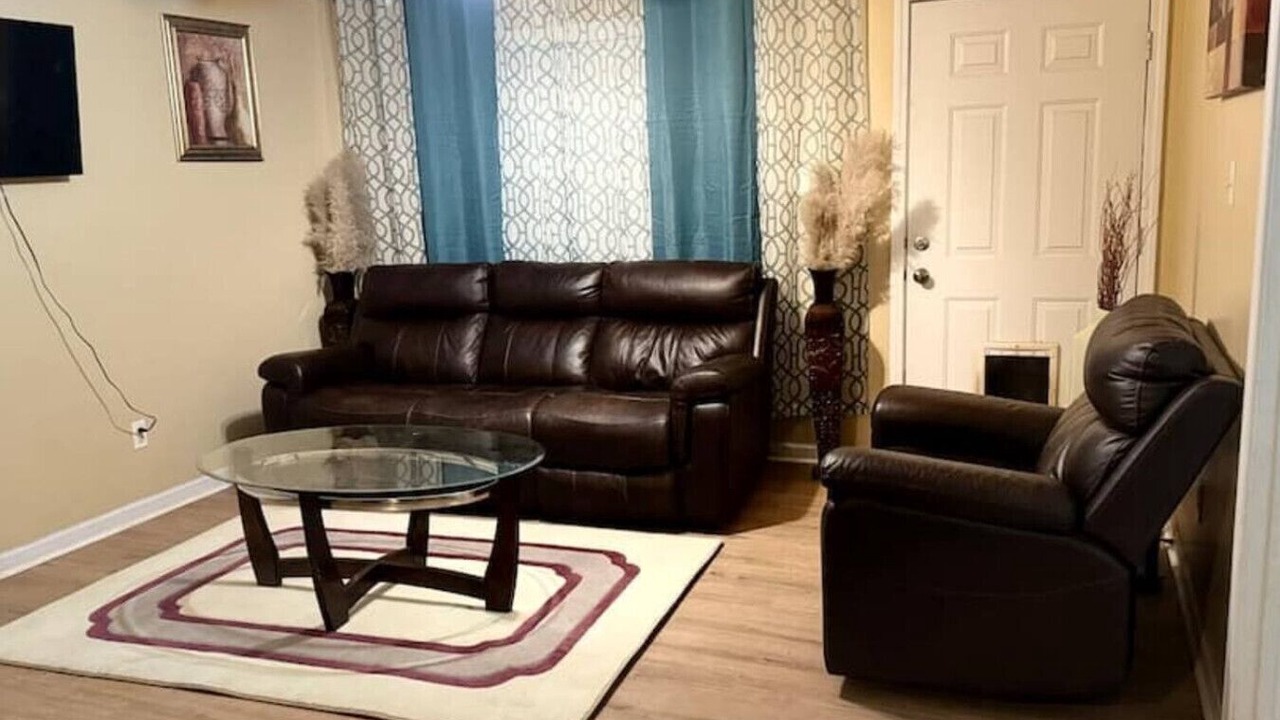 Photo of Livingroom in McHenry