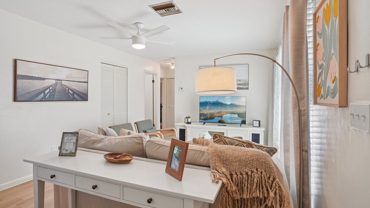 Photo of Livingroom in Deltona Lakes
