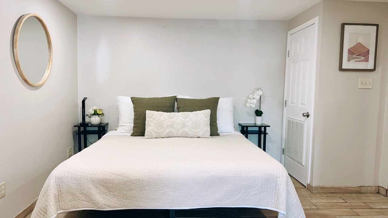 Photo of Bedroom in Eastern Division