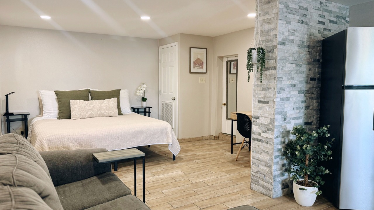 Photo of Bedroom in Eastern Division