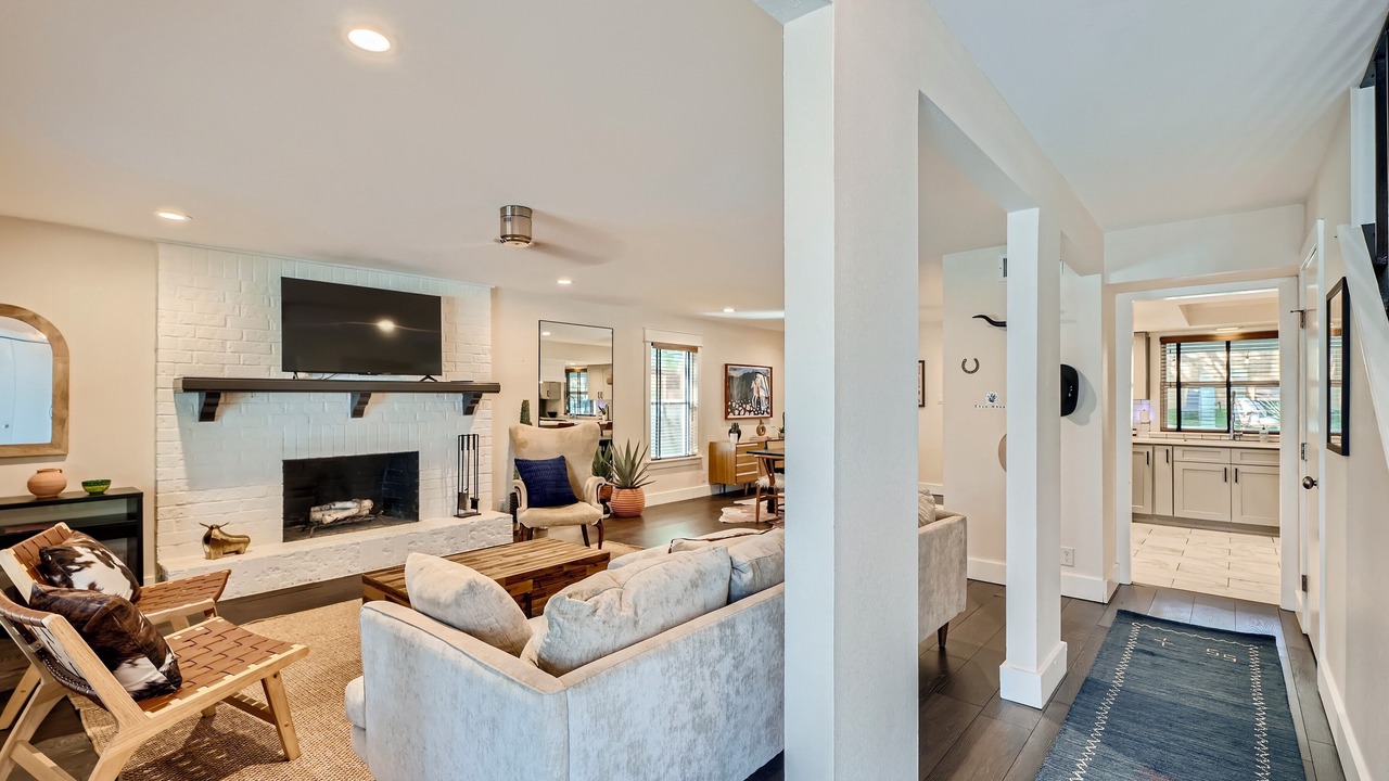 Photo of Livingroom in Sweetbriar