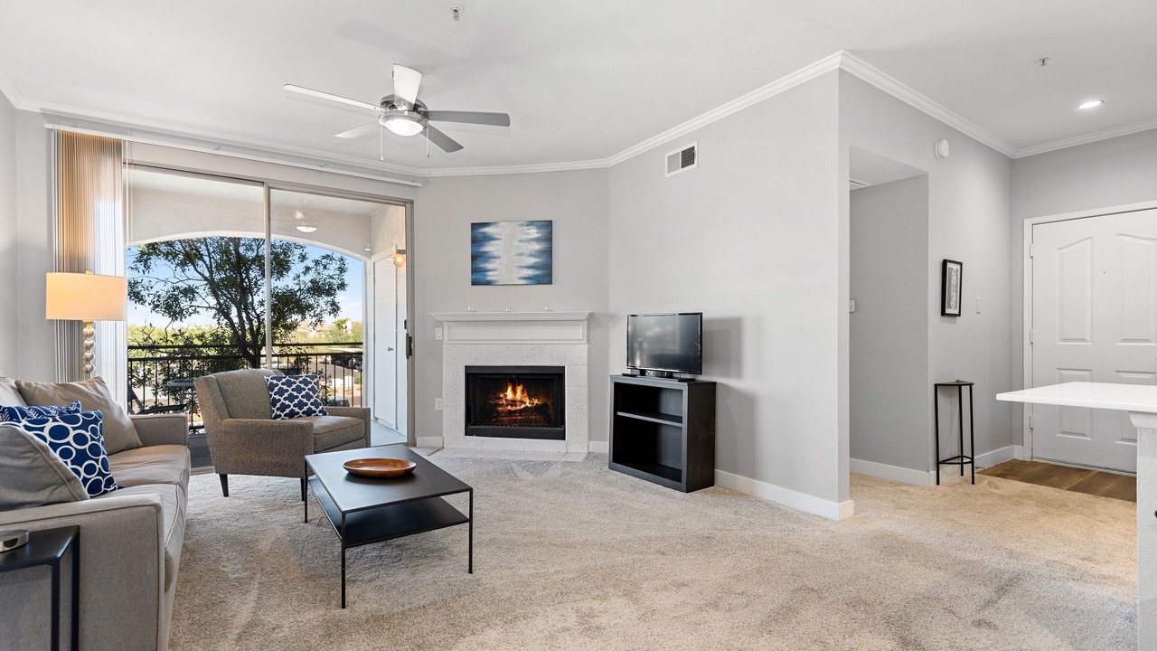 Photo of Livingroom in McDowell Mountain Apartments