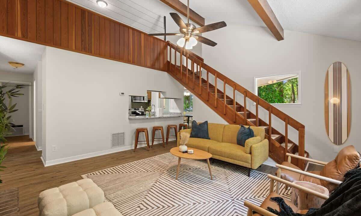 Photo of Livingroom in Jacksonville