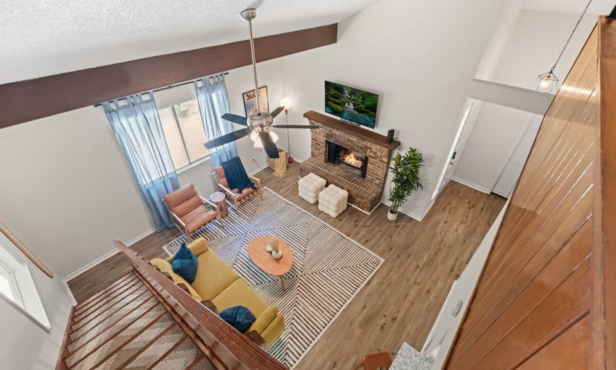 Photo of Livingroom in Jacksonville