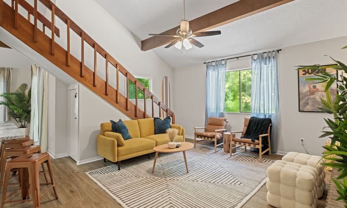 Photo of Livingroom in Jacksonville