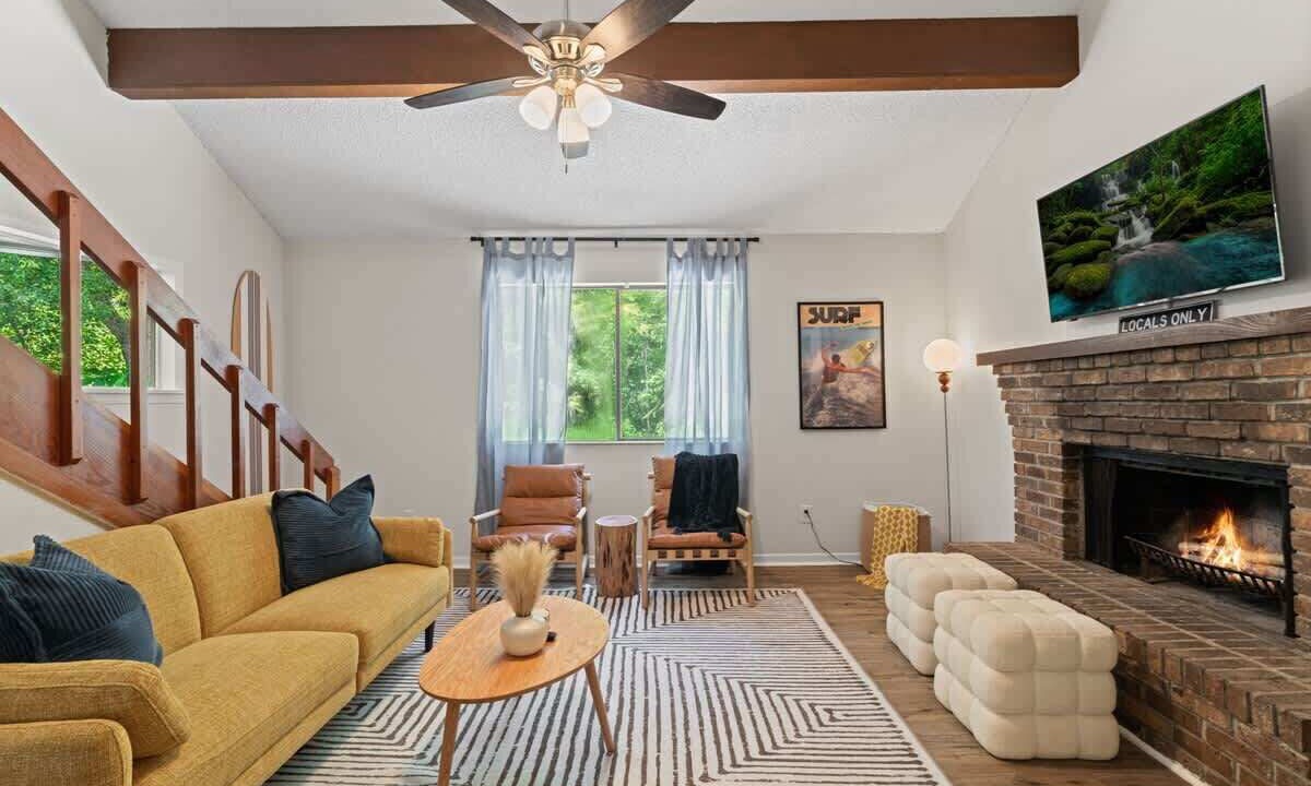 Photo of Livingroom in Jacksonville