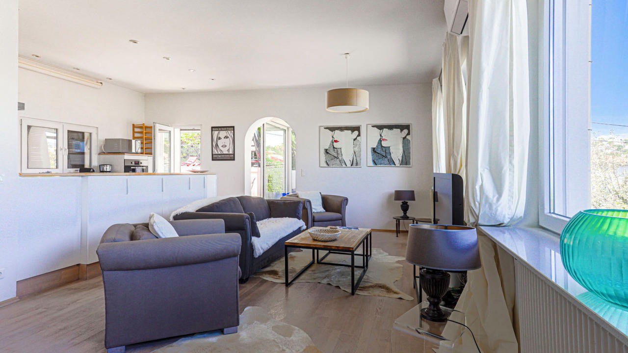 Photo of Livingroom in Saint Pierre de Feric