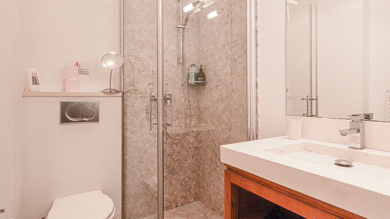 Photo of Bathroom in Saint Pierre de Feric