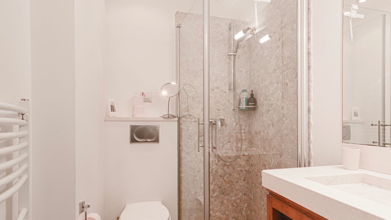 Photo of Bathroom in Saint Pierre de Feric