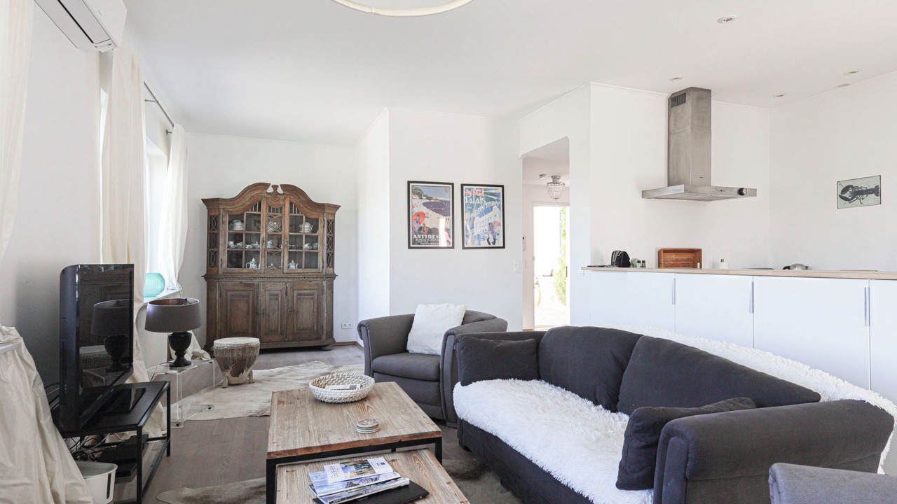 Photo of Livingroom in Saint Pierre de Feric