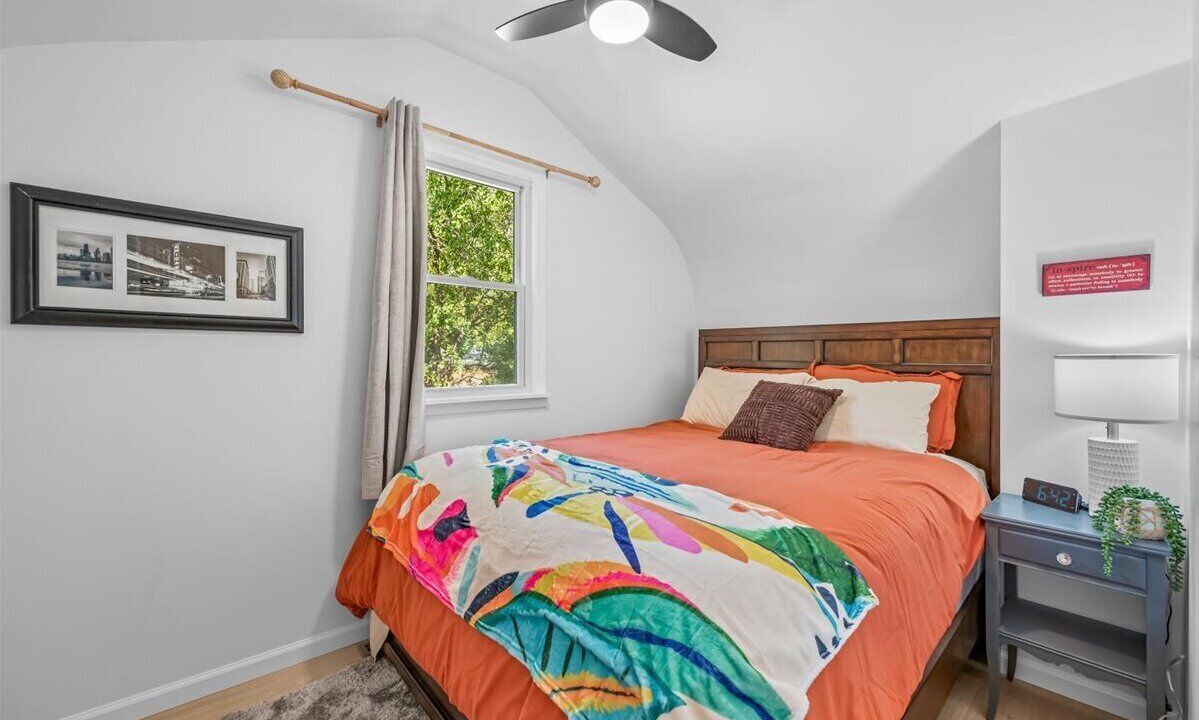 Photo of Bedroom in Island Lake