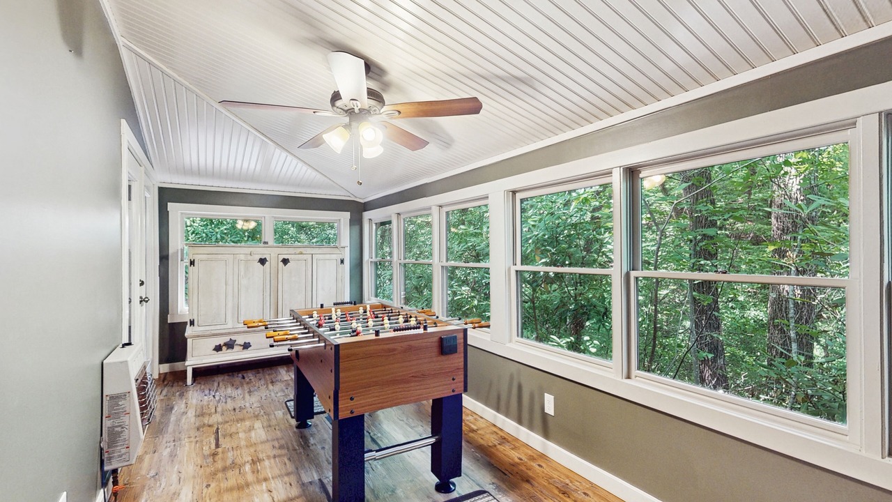 Photo of Bedroom in Screamer Mountain