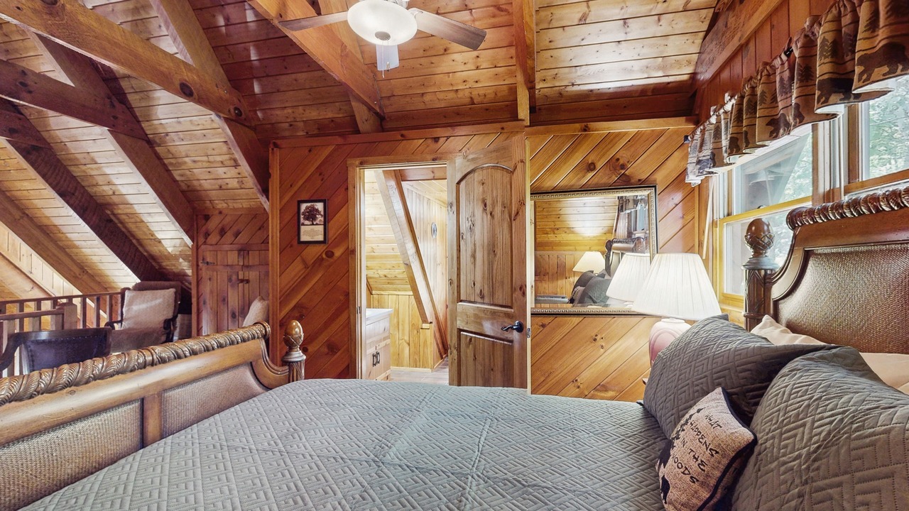 Photo of Bedroom in Screamer Mountain