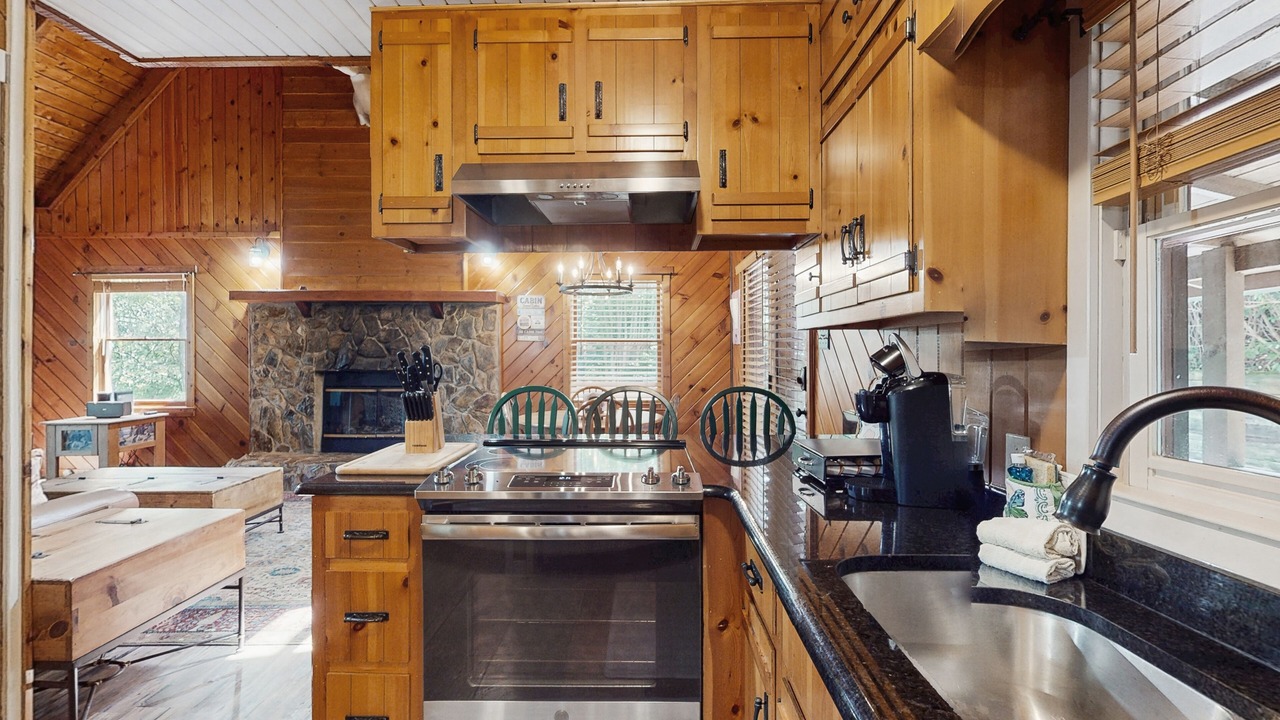 Photo of Kitchen in Screamer Mountain