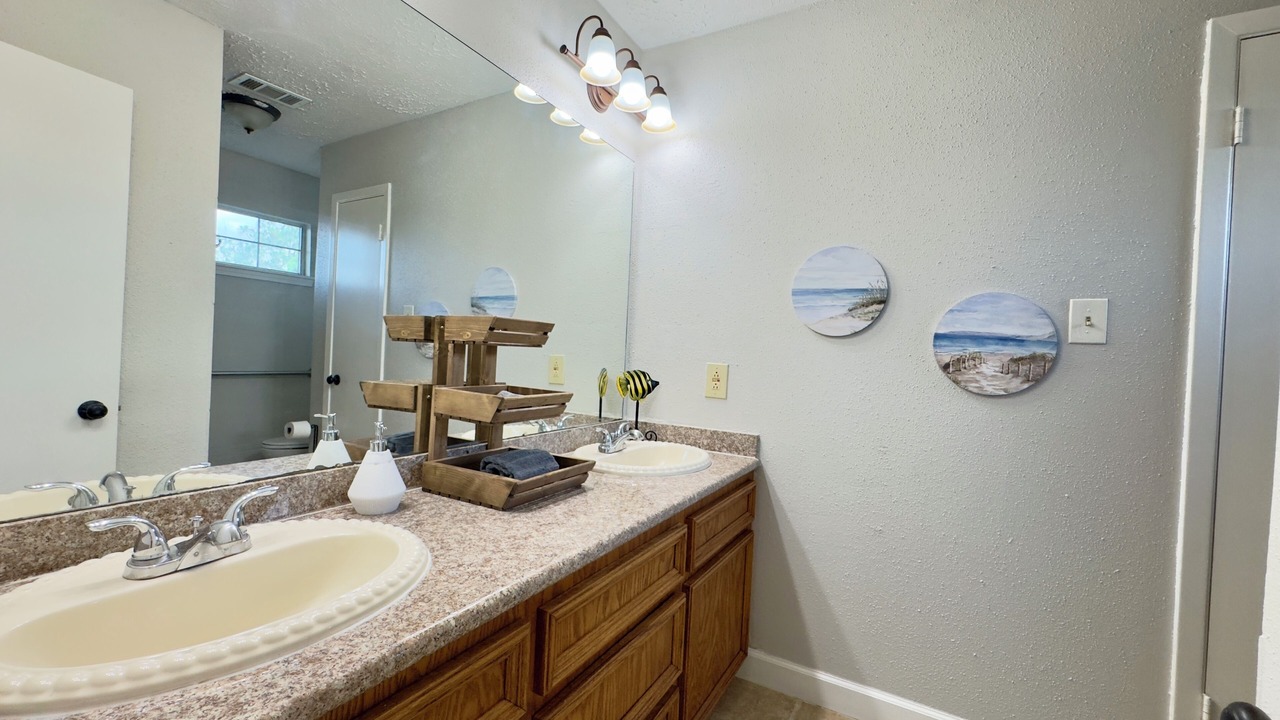 Photo of Bathroom in Clodine