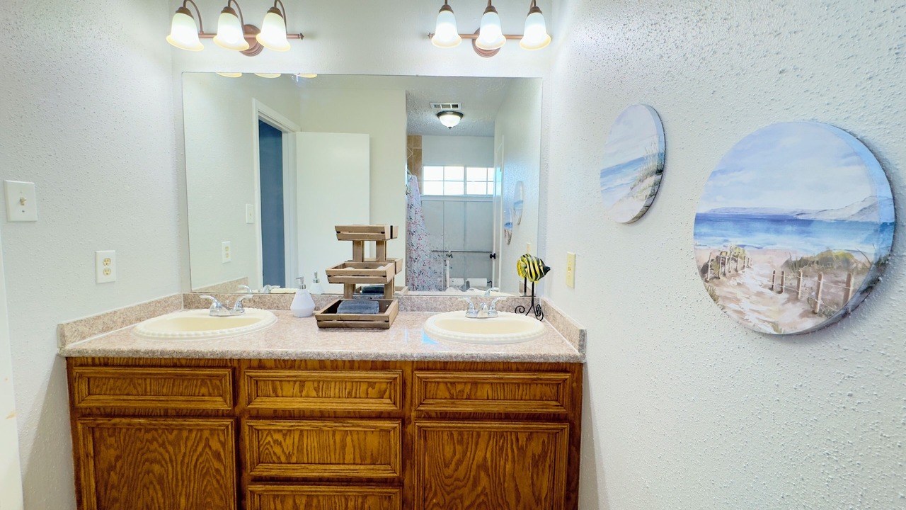 Photo of Bathroom in Clodine