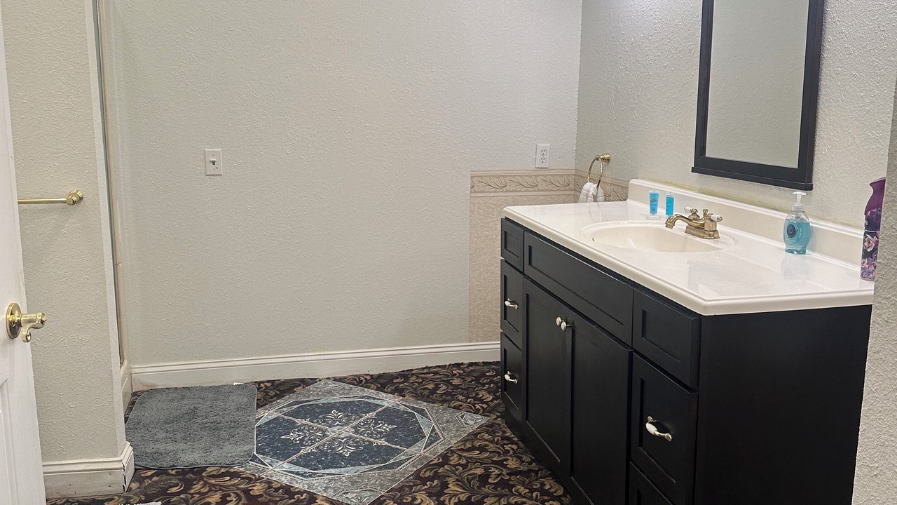 Photo of Bathroom in Leesville