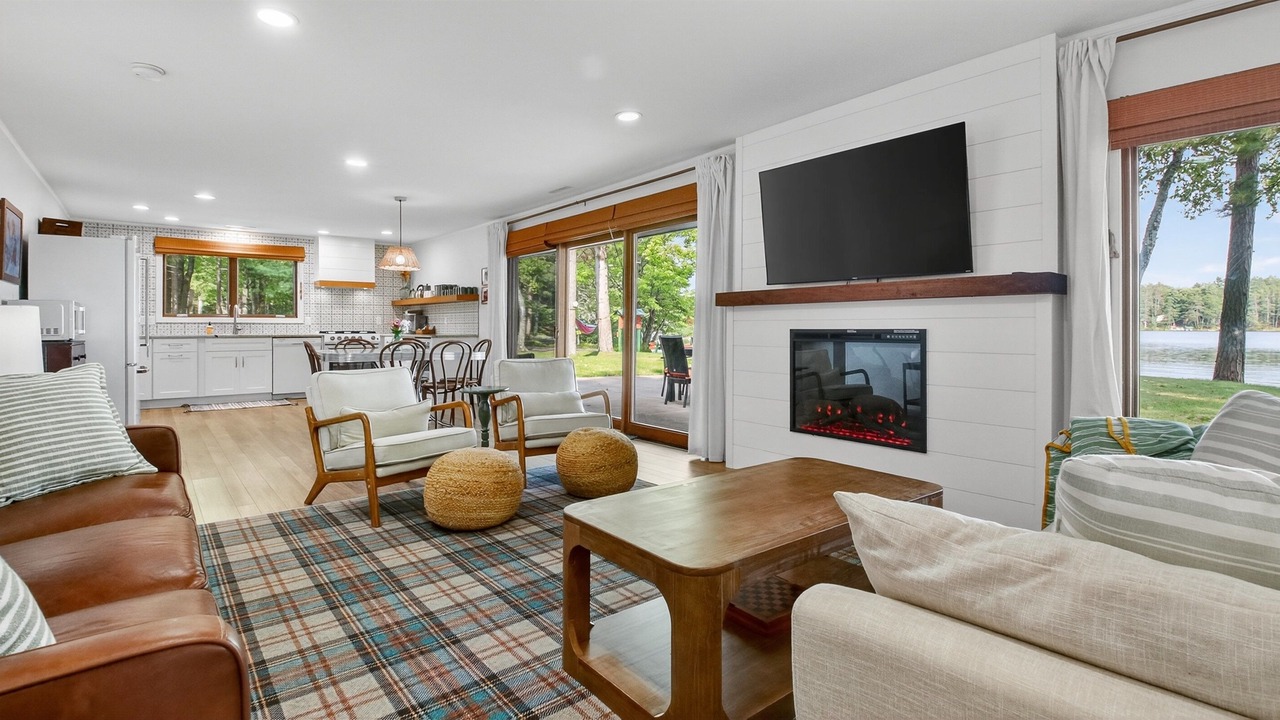 Photo of Livingroom in New Post