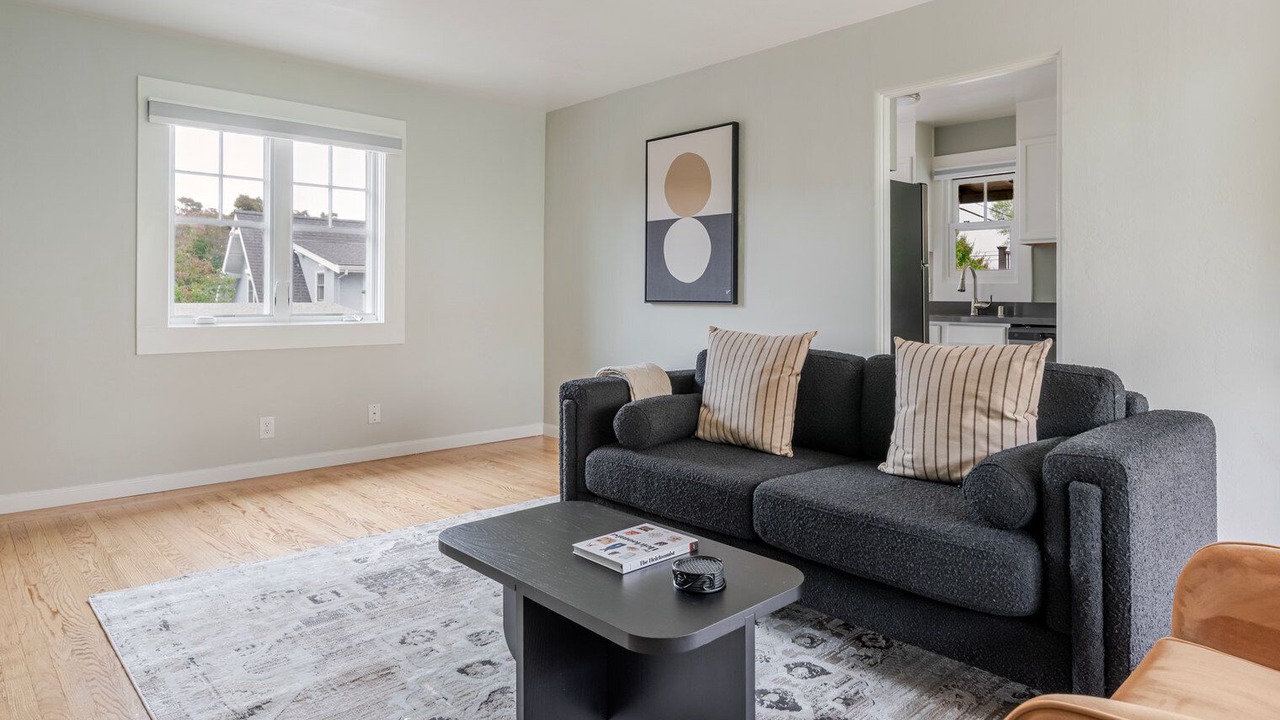 Photo of Livingroom in Downtown North