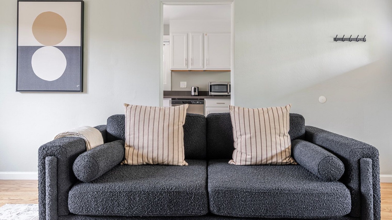 Photo of Livingroom in Downtown North