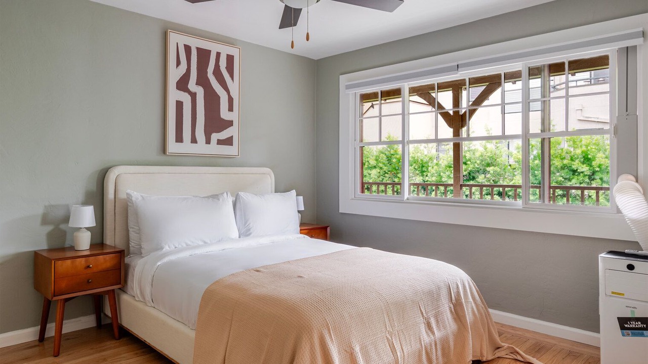 Photo of Bedroom in Downtown North