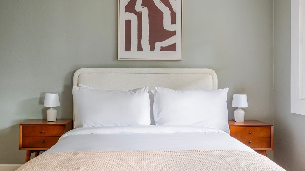 Photo of Bedroom in Downtown North