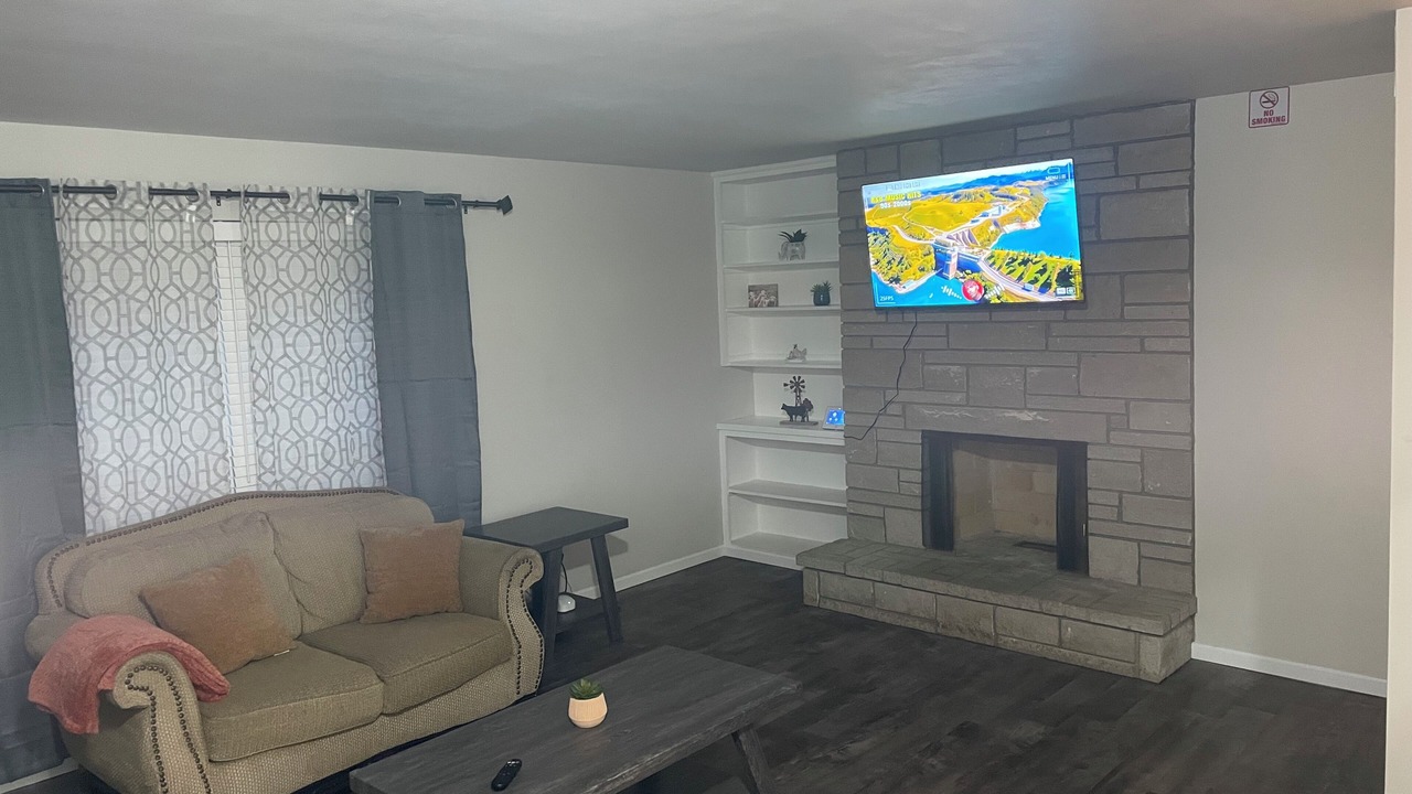 Photo of Livingroom in Jefferson City