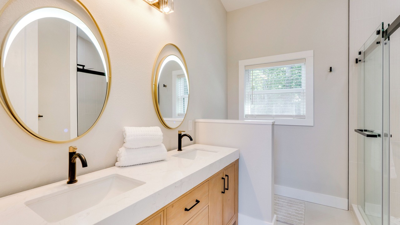 Photo of Bathroom in Brasstown