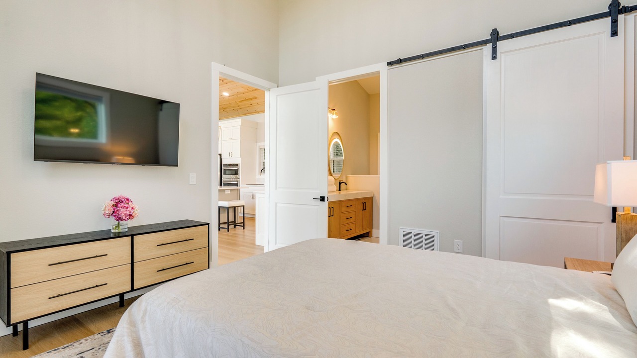 Photo of Bedroom in Brasstown