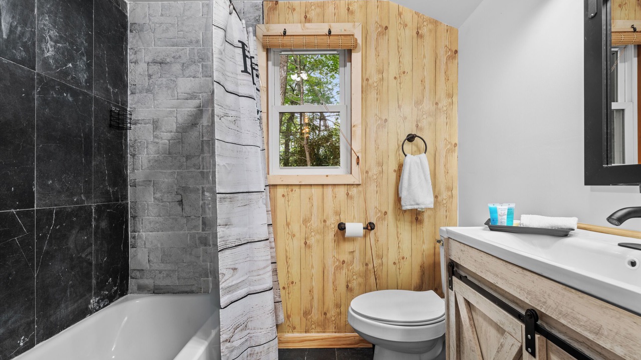 Photo of Bathroom in Newland